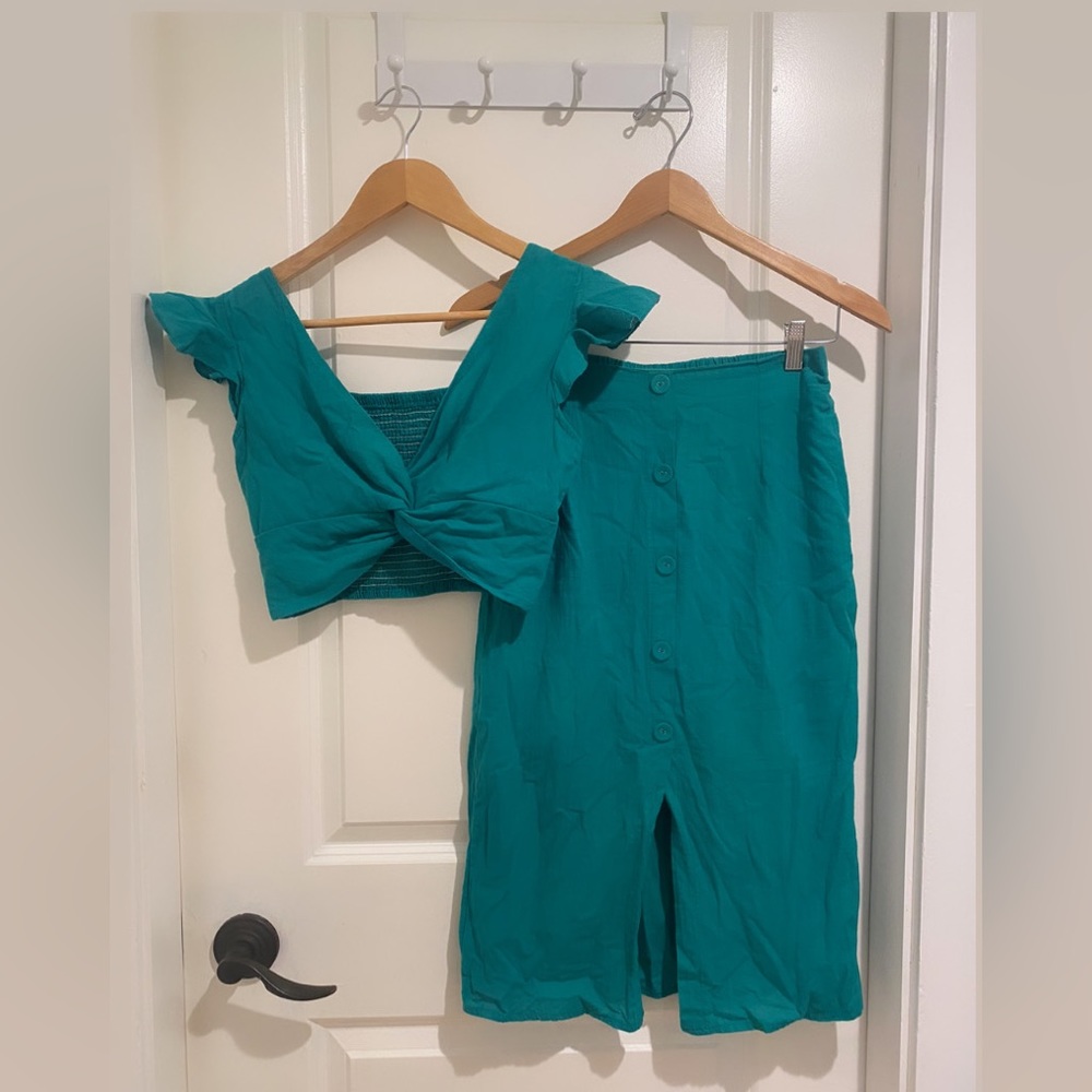 Two piece skirt set